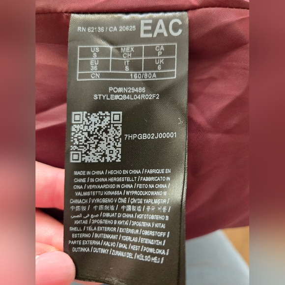 GUESS Faux Fur bomber jacket. Zip up. Fully lined. Size Small. Eggplant/ Purple. - Picture 7 of 10